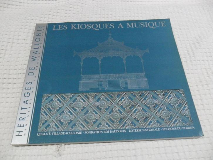 Nieuwstaat muziekkiosken zie de 13 foto's, Boeken, Kunst en Cultuur | Architectuur, Nieuw, Architectuur algemeen, Ophalen of Verzenden