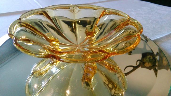 Art Deco glazen schaal glas amber persglas vintage Ø23cm, Antiek en Kunst, Antiek | Glaswerk en Kristal, Ophalen of Verzenden