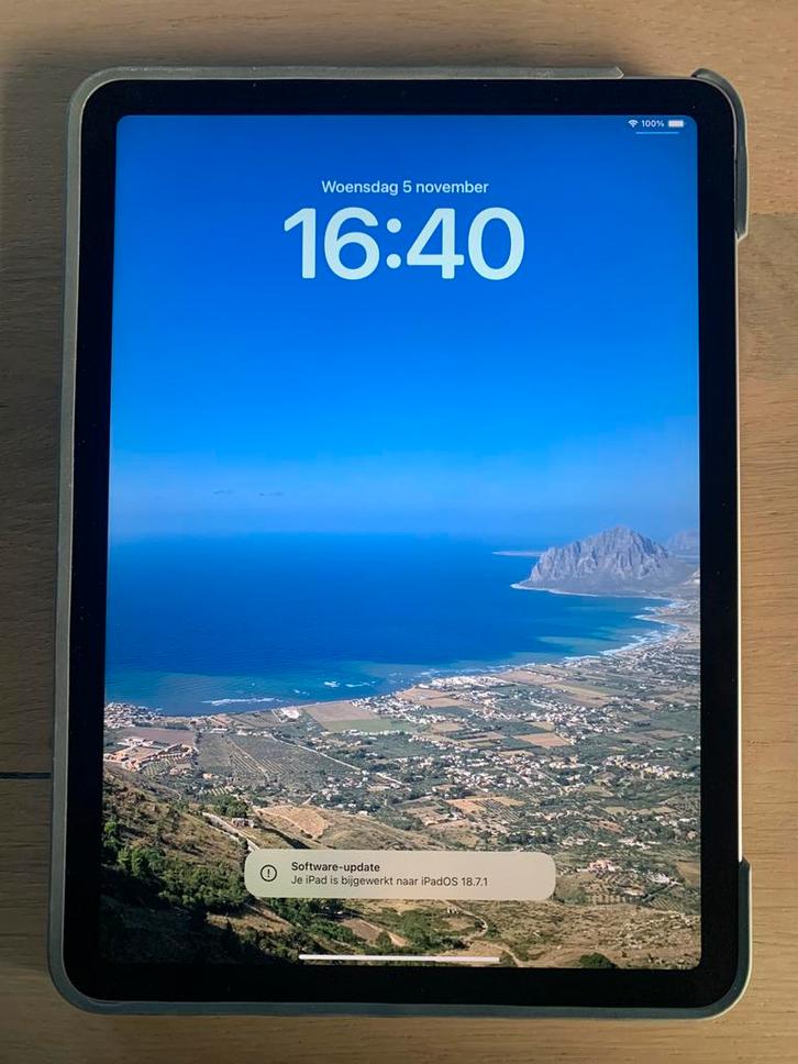 Apple iPad Air (5th gen) - 256 GB - WiFi - Case van 300eu, Computers en Software, Apple iPads, Overige modellen, Wi-Fi, 10 inch