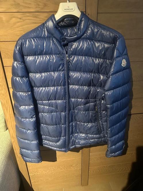 Moncler acorus koningsblauw, Kleding | Heren, Jassen | Winter, Zo goed als nieuw, Maat 52/54 (L), Blauw, Ophalen