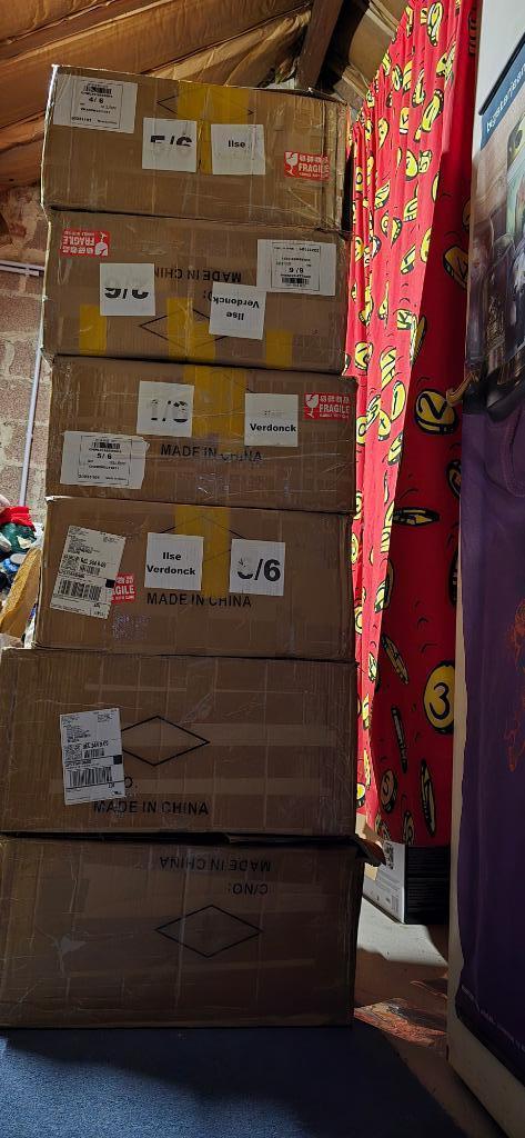 Lot de 457 boîtes de faux ongles – 222 600 pièces – neufs, Handtassen en Accessoires, Uiterlijk | Cosmetica en Make-up, Nieuw