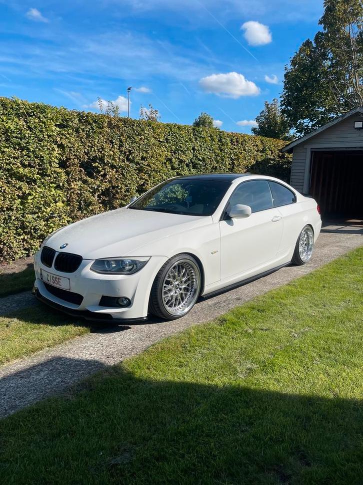 BMW E92 320d LCI, Auto's, BMW, Particulier, 3 Reeks, Bluetooth, Diesel, Euro 5, Coupé, 3 deurs, Automaat, Wit, Zwart, Alcantara