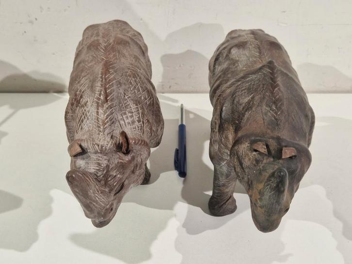 Set neushoorn Papier maché met leder bekleed , retro vintage, Verzamelen, Beelden en Beeldjes, Zo goed als nieuw, Ophalen of Verzenden