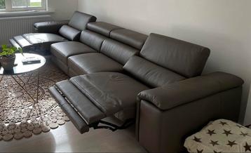 Bankstel leder met 2 elektrische relax 4 pers beschikbaar voor biedingen