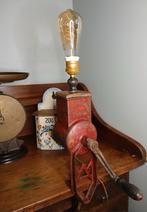 Vintage keukenrasp omgebouwd tot sfeervolle lamp., Antiquités & Art, Enlèvement