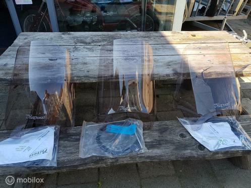 N.O.S. Windscherm Nieuw Universeel Polywel/Speed 7, Motoren, Accessoires | Overige, Nieuw, Ophalen of Verzenden