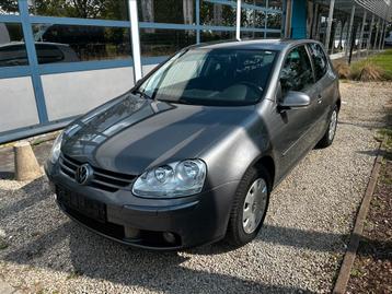 Volkswagen golf benzine gekeurd garantie  beschikbaar voor biedingen