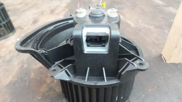 Moteur de ventilation chauffage d'un Opel Corsa, Autos : Pièces & Accessoires, Autres pièces automobiles, Opel, Utilisé, 3 mois de garantie