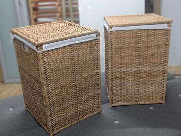 2 Rotan / Rieten wasmanden met linnen zakken (Ikea), Enlèvement, Utilisé