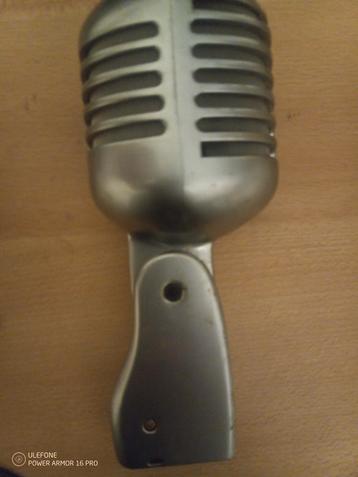 Mic vintage  beschikbaar voor biedingen