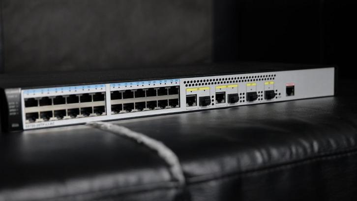Huawei S5720-28TP-LI-AC – 28-p Gb Layer 2 Switch - NIEUW, Computers en Software, Netwerk switches, Nieuw, Ophalen of Verzenden