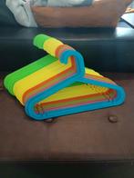 Kleerhangers, 24 kapstokken,  kleurtjes, 33 cm breed, kinder, Kleding | Dames, Kledinghangers, Ophalen, Zo goed als nieuw, Kunststof
