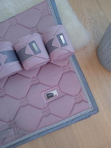 Equestrian Stockholm setje (bandages en dekje)! beschikbaar voor biedingen
