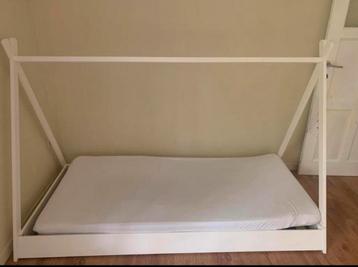 Tipi bed beschikbaar voor biedingen