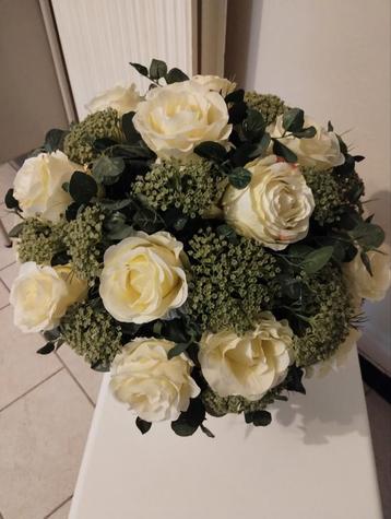 Boeket witte zijden rozen.... 40x40x40cm...0478028005 beschikbaar voor biedingen