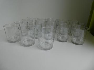 Waterglazen  beschikbaar voor biedingen