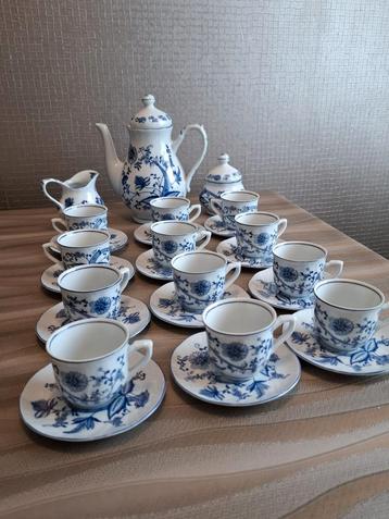 Koffie servies  beschikbaar voor biedingen