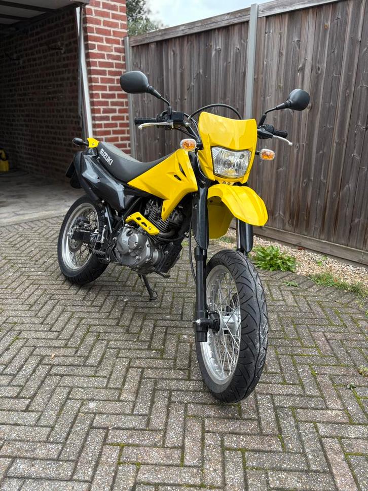 Suzuki DR 125 SM, Motos, Motos | Suzuki, Particulier, SuperMoto, jusqu'à 11 kW, 1 cylindre, Enlèvement