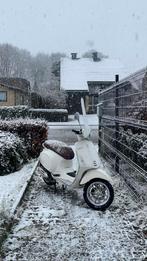 Vespa Primavera Wit 2022, Fietsen en Brommers, Scooters | Vespa, Ophalen, Zo goed als nieuw