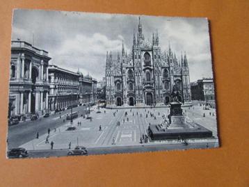 MILAAN : 2 POSTKAARTEN PIAZZA DEL DUOMO beschikbaar voor biedingen