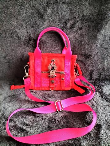 George,Gina& Lucy designer tasje beschikbaar voor biedingen