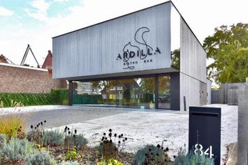 Commercieel te koop in Lembeke, 3 slpks beschikbaar voor biedingen
