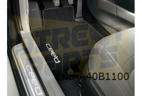 Kia Cee'd Mattenset 'velours' (4x) tekst "Cee'd" Origineel!, Auto-onderdelen, Interieur en Bekleding, Kia, Nieuw, Ophalen of Verzenden
