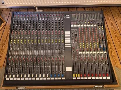 DDA CS8 mengtafel, Muziek en Instrumenten, Mengpanelen, Zo goed als nieuw, Ophalen