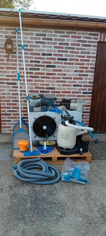 TE KOOP: assortiment van zwembadaccesoires van opbouwzwembad beschikbaar voor biedingen