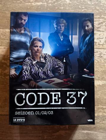 Code 37 Seizoen 1 t/m 3 DVD, Tous les âges, Enlèvement, Utilisé, Coffret