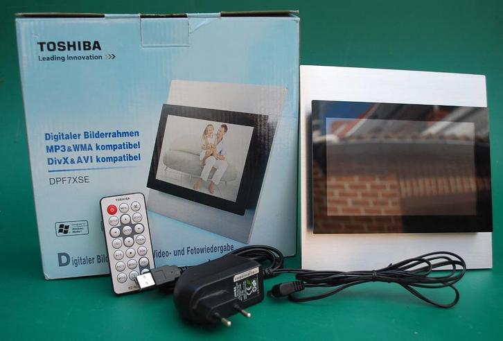 cadre digital Toshiba, le DPF7XSE, Audio, Tv en Foto, Foto | Digitale fotokaders, Zo goed als nieuw, Kleiner dan 8 inch, Minder dan 1 GB