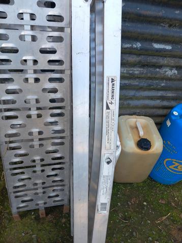 Raille de remorque a vendre  beschikbaar voor biedingen