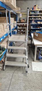 podium ladder, Bricolage & Construction, Échelles & Escaliers, Comme neuf, Échelle, Enlèvement, 2 à 4 mètres