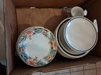 te koop : doos gevuld met diverse borden, Huis en Inrichting, Keuken | Servies, Ophalen, Zo goed als nieuw, Bord(en)