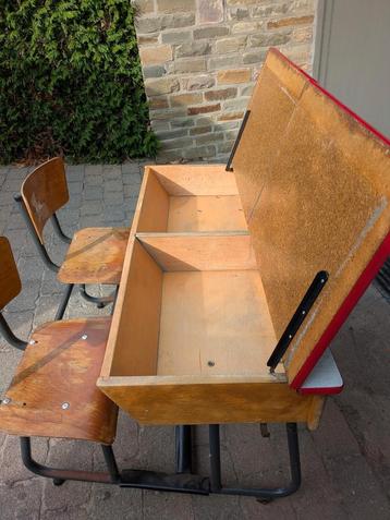 schoolbankje  beschikbaar voor biedingen