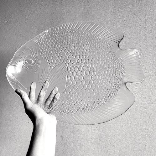 Grote vintage vis serveerschaal arcoroc, Antiek en Kunst, Antiek | Glaswerk en Kristal, Ophalen of Verzenden