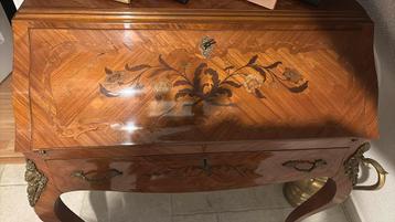 Secretaire bonheur du jour beschikbaar voor biedingen