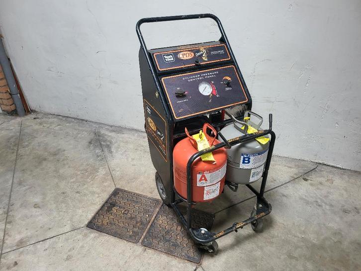 Touch n Seal Series 2 CPDS Spray Foam Machine, Bricolage & Construction, Quincaillerie & Fixations, Utilisé, Autres types, Enlèvement ou Envoi