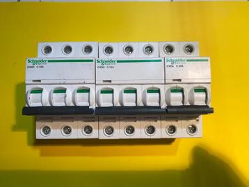 Disjoncteurs Schneider tetra 16A-Mono 20A