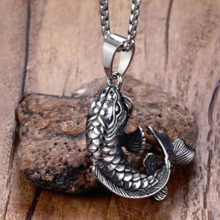 Hanger in de vorm van een Koi karper, Handtassen en Accessoires, Kettinghangers, Nieuw, Overige materialen, Zilver, Dier, Verzenden