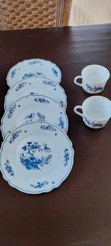Lot 2 tasses + 4 assiettes à dessert vintage Arcopal beschikbaar voor biedingen