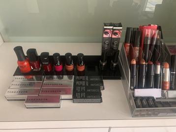 Nieuwe make up  beschikbaar voor biedingen
