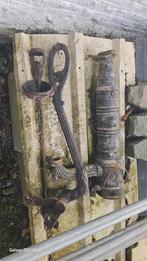 ancienne pompe décorative en fonte, Jardin & Terrasse, Pompes à eau, Enlèvement, Utilisé, Manuelle, Pompe à eaux claires