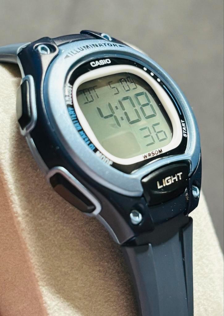 Montre unisexe Casio pour enfants, Bijoux, Sacs & Beauté, Montres | Enfants, Comme neuf, Enlèvement ou Envoi