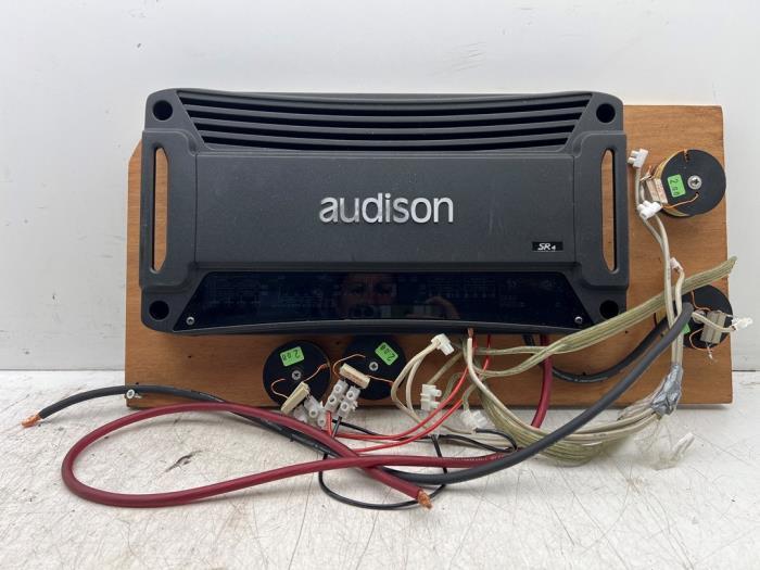 Radio versterker van een Overige, Auto-onderdelen, Elektronica en Kabels, Gebruikt, 3 maanden garantie, Ophalen of Verzenden