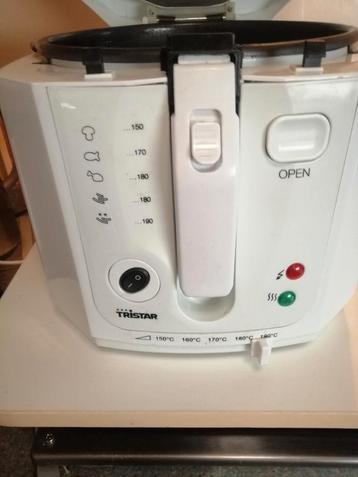 Tristar friteuse met permanent filter 3 liter inhoud  beschikbaar voor biedingen