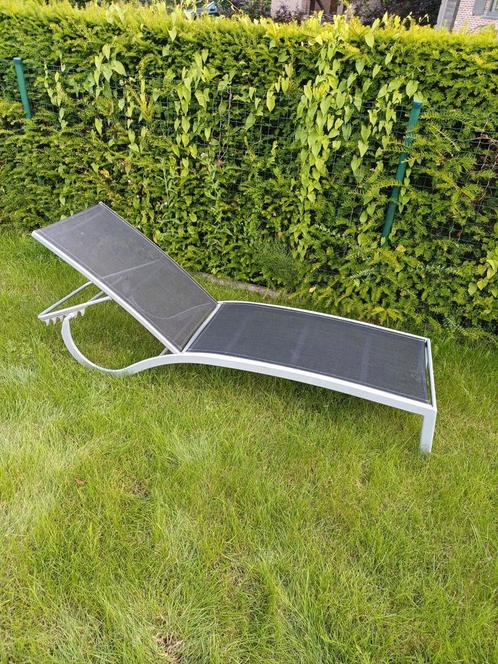 2 ligbedden, modern, €30/stuk, Tuin en Terras, Ligbedden, Aluminium, Ophalen