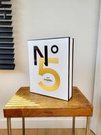 Boek Chanel N5, Anatomy of a Myth,, Ophalen of Verzenden