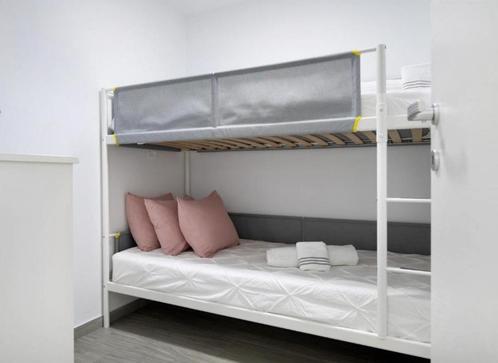IKEA VITVAL stapelbed - Perfecte staat - Reeds gedemonteerd, Huis en Inrichting, Slaapkamer | Stapelbedden en Hoogslapers, Gebruikt