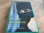 boek zwarte weduwen, Ophalen of Verzenden, Zo goed als nieuw